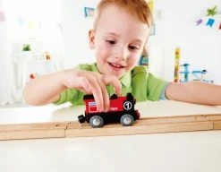 Hape Βαγόνι Με Φως Και Κουμπάκι Για Αλλαγή Κατεύθυνσης (E3703)